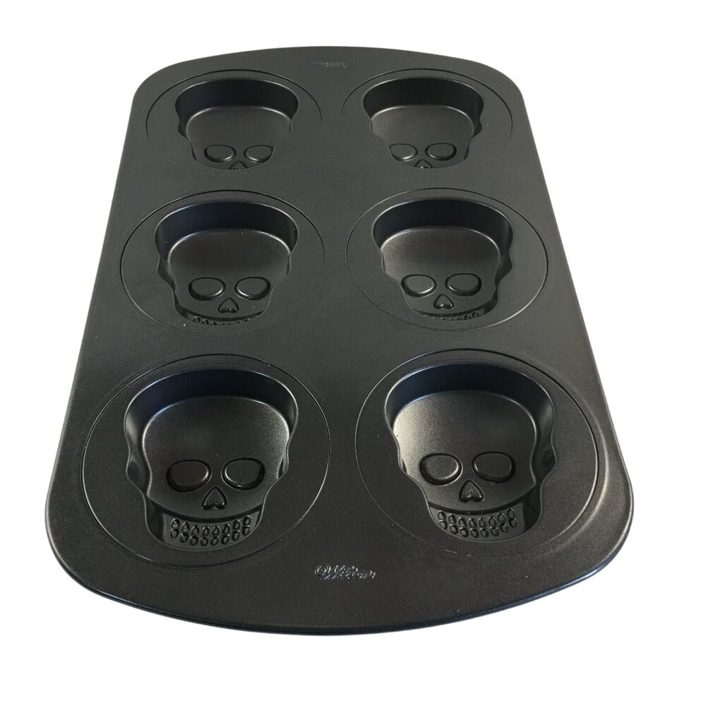 WILTON MINI CAKE SUGAR SKULL/HALLOWEEN 6 CAVITY BAKING PAN